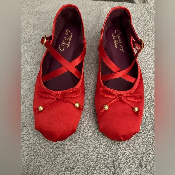 Circus-NY Sam Edelman red satin ballet shoes with bows. Size 6.5. NWOT in box. - Picture 1 of 7